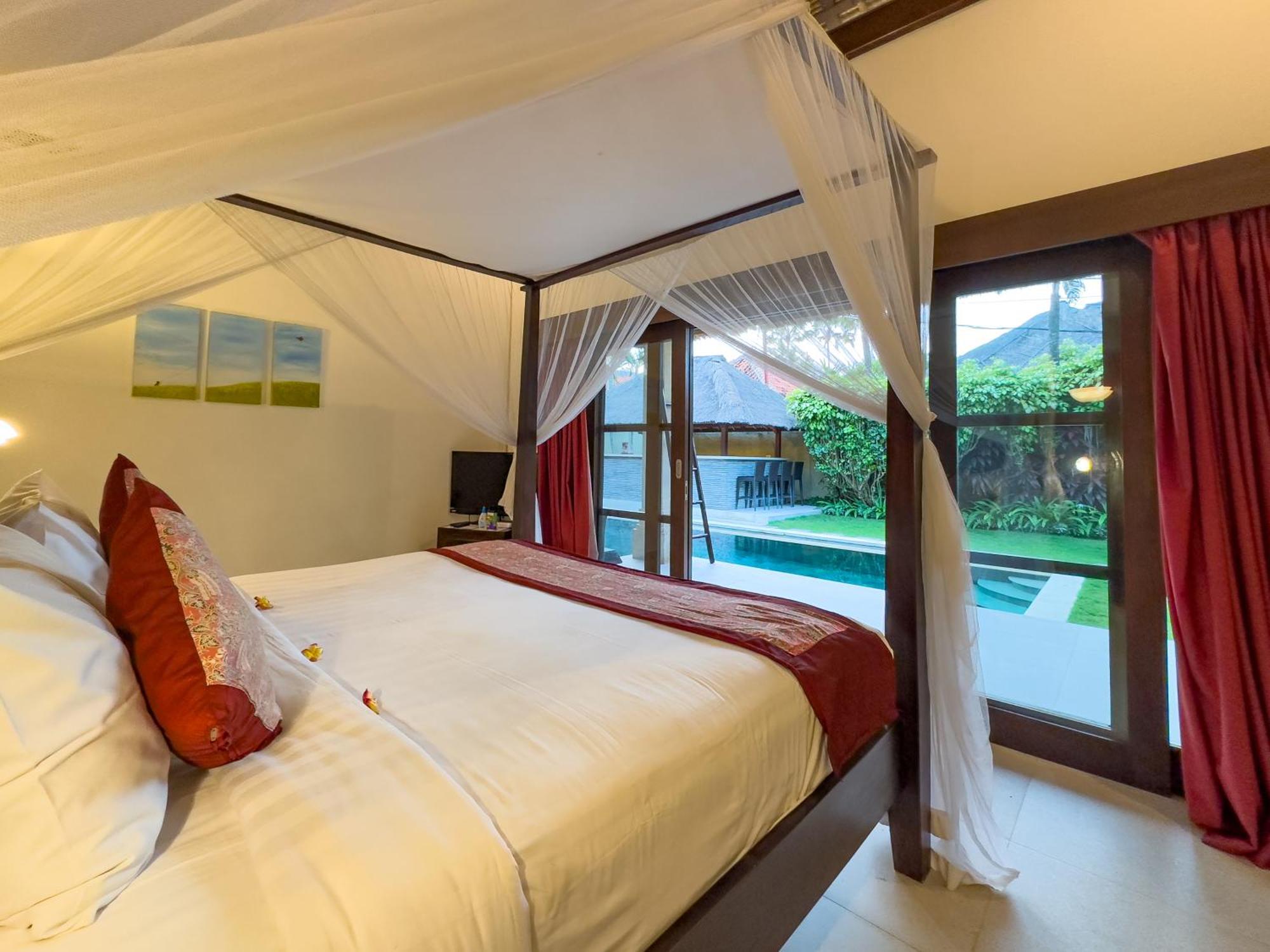 Villa Bugis Seminyak Номер фото