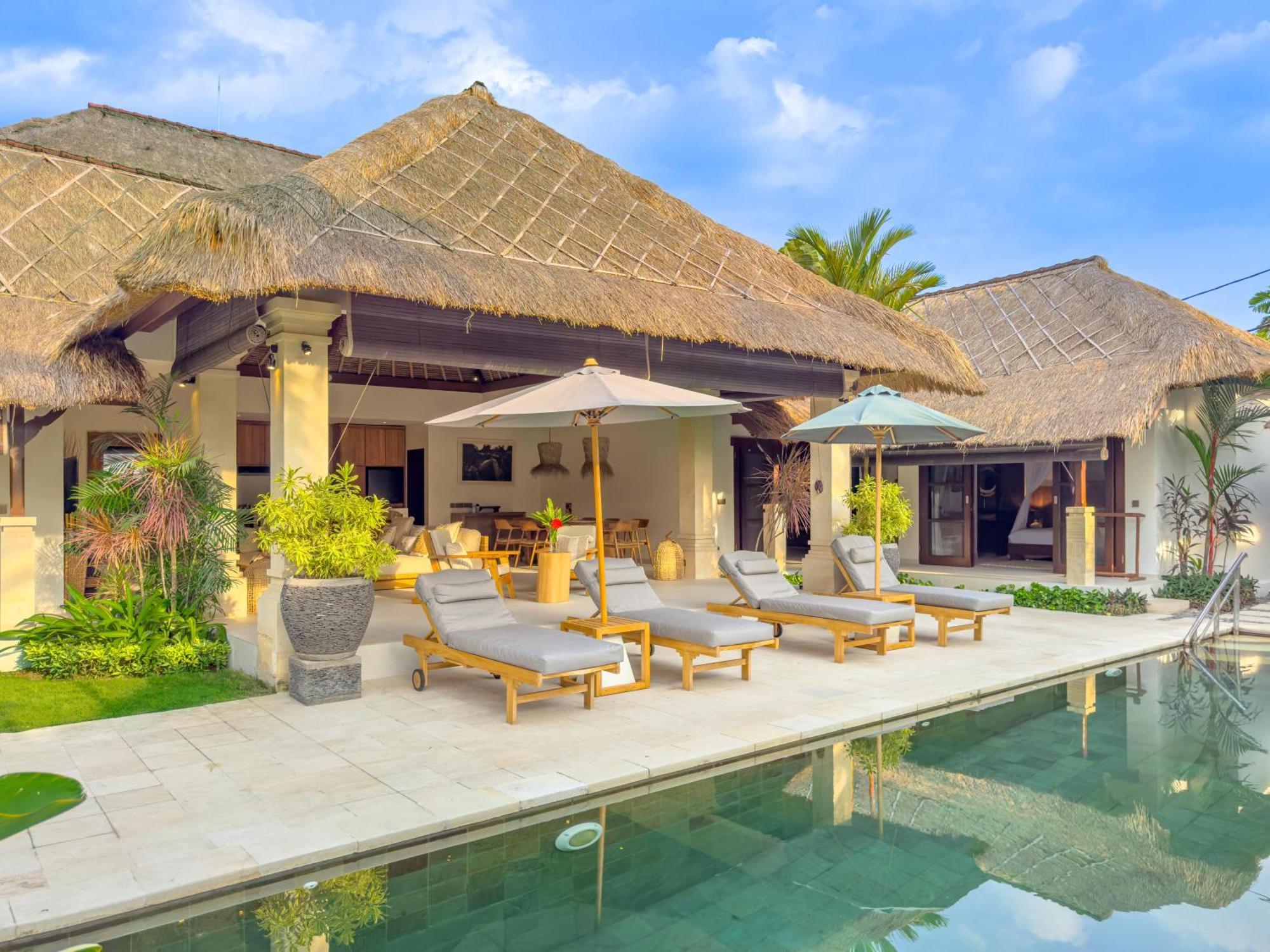 Villa Bugis Seminyak Номер фото